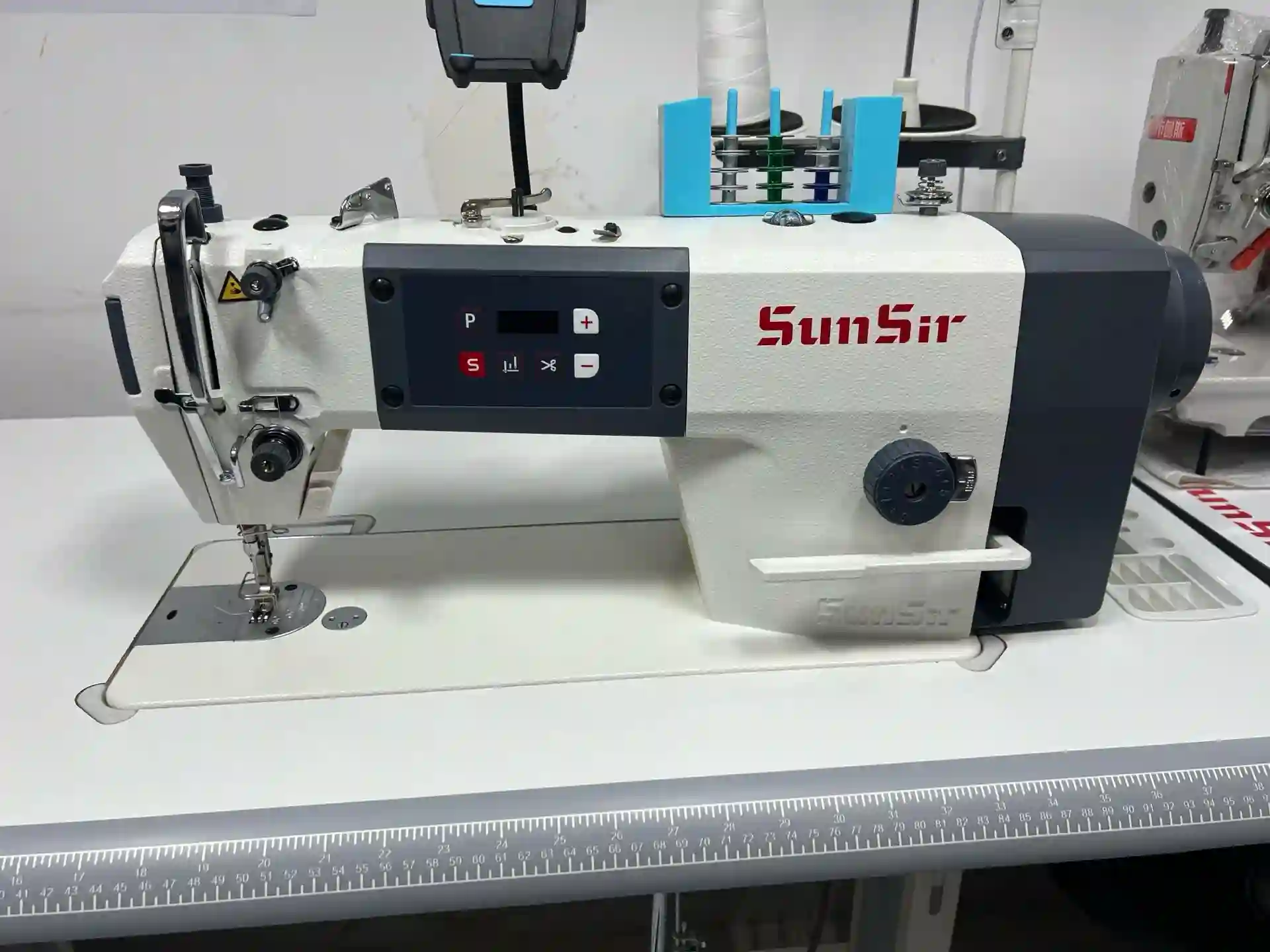 Мошинаи Дарздузи SUNSIR S2 