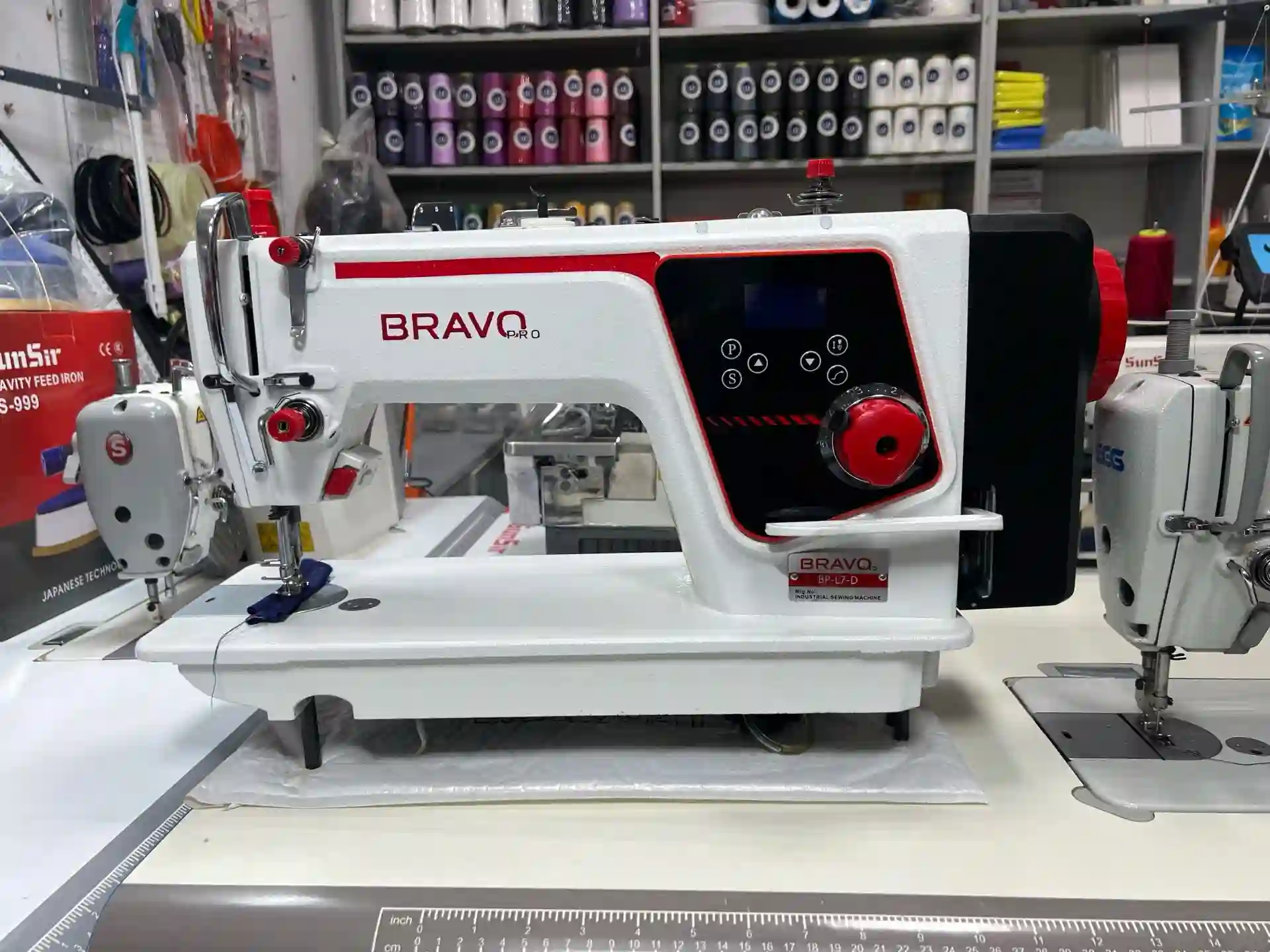 Мошинаи дарздӯзии BRAVO