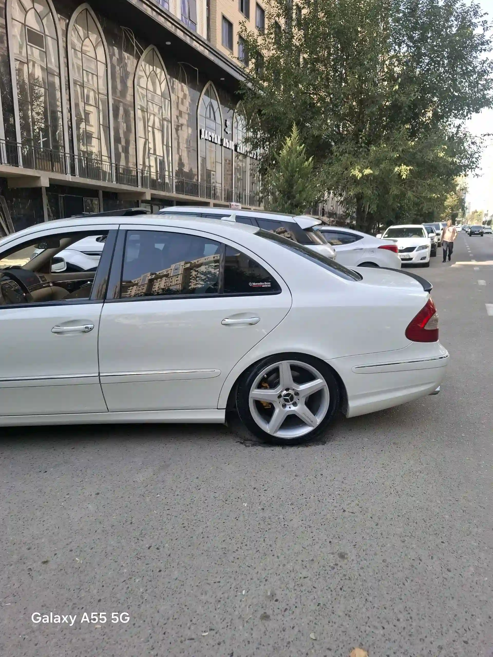 Mercedes-benz E class 2009 — миниатюра 6