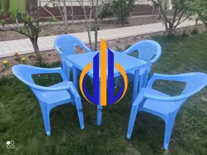 Стол стули пластмассовый