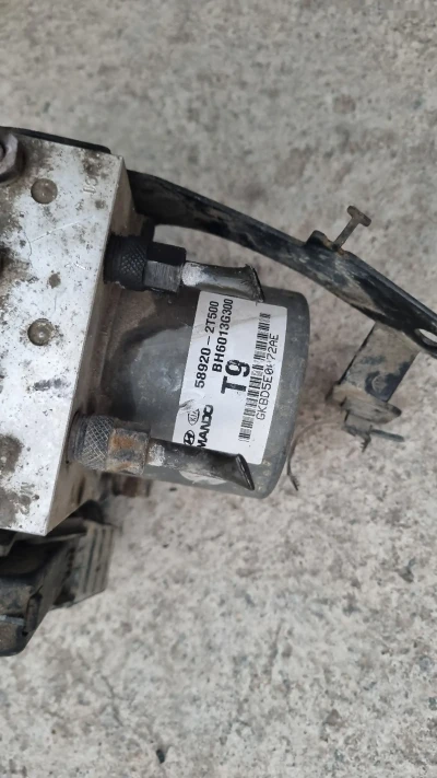 Блок ABS на Kia k5 2012 — миниатюра 2