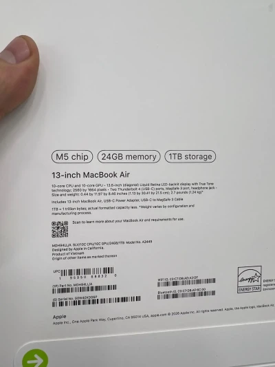 Ноутбук Macbook M5 air 24/1tb — миниатюра 3