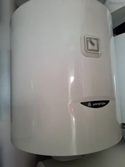 Водонагреватель Ariston 80л.