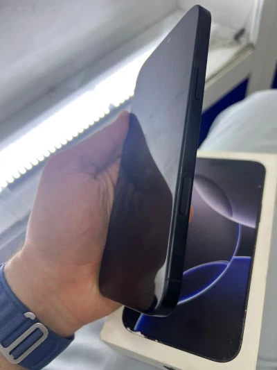 Apple iPhone 16 Pro Max, 256 gb, Black Titanium — миниатюра 3