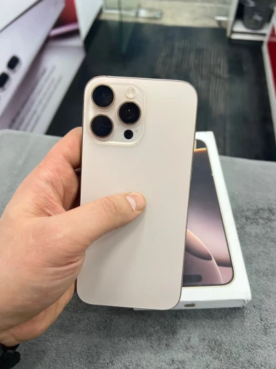 Apple iPhone 16 Pro Max, 256 gb, Desert Titanium — миниатюра 1