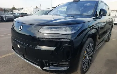 BYD Denza D9, 2025