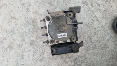 Блок ABS на Kia K5 2012 589202T500 — миниатюра 2