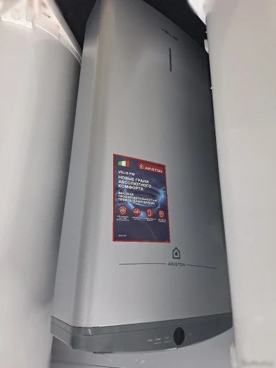 Водонагреватель Ariston 80л. Velis