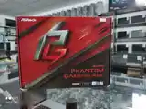 Материнская плата Asrock Z490 Phantom Gaming 4 — миниатюра 2
