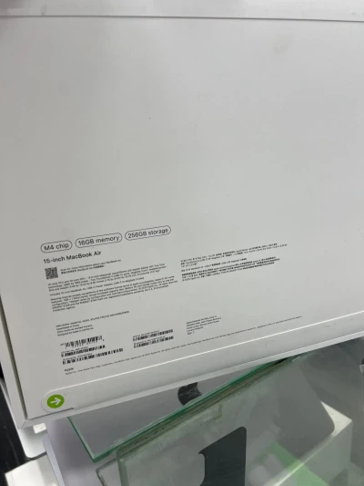 Ноутбук Apple Macbook M4 16/256gb — миниатюра 2