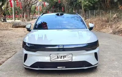 Zeekr 007, 2025
