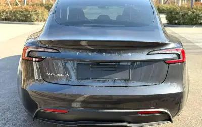Tesla Model 3, 2025
