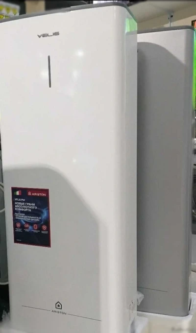 Водонагреватель Ariston 80л. Velis