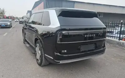Zeekr 009, 2025