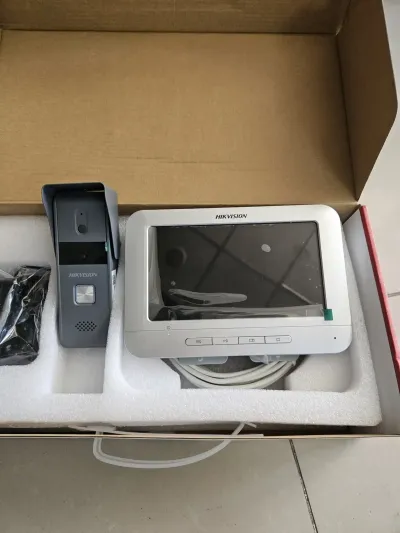 Видеодомофон Hikvision DS-KIS 203 — миниатюра 2
