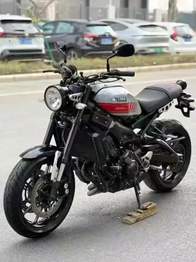 Мотоцикл Yamaha XSR900 — миниатюра 2