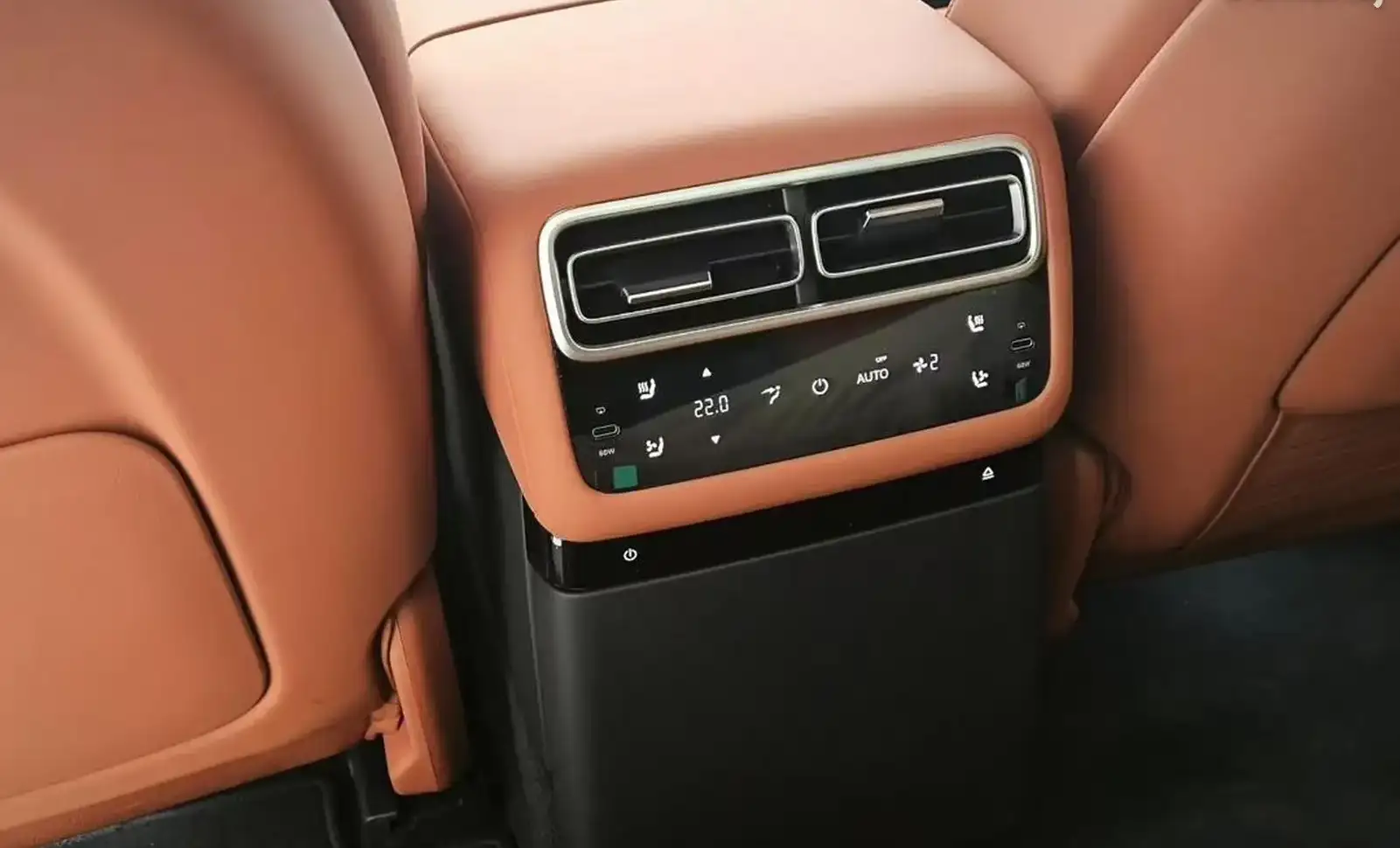 Li Auto (LiXiang) L6,
