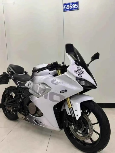 Мотоцикл QJMото SR250 на заказ — миниатюра 3