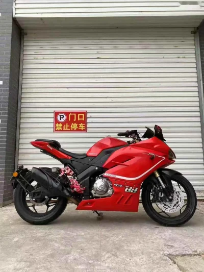 Мотоцикл Ducati 400 — миниатюра 2