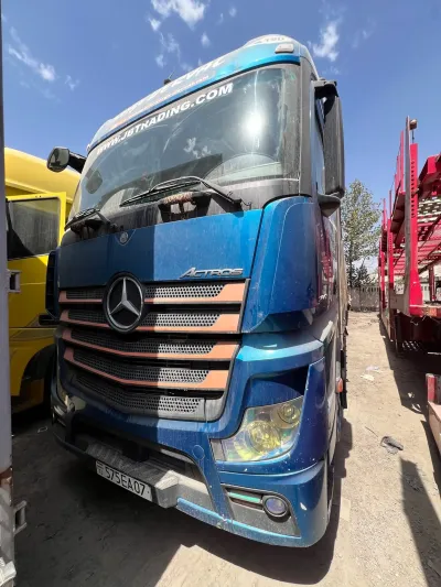 Mercedes Actros 2542
