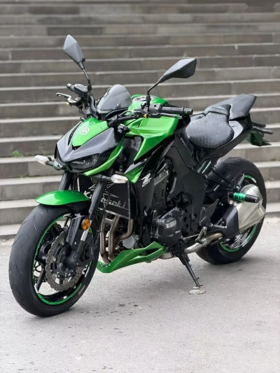 Мотоцикл Kawasaki z1000 — миниатюра 3