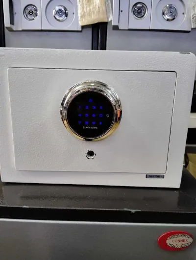 Cейф электронный с ключом — миниатюра 3