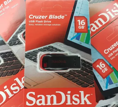 USB флеш карта Cruze Black 16Gb