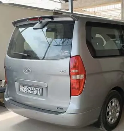 Задние стоп фары Hyundai Grand Starex 2010-2014 — миниатюра 1