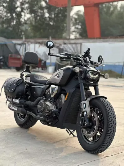 Мотоцикл QJmoto 600 — миниатюра 1