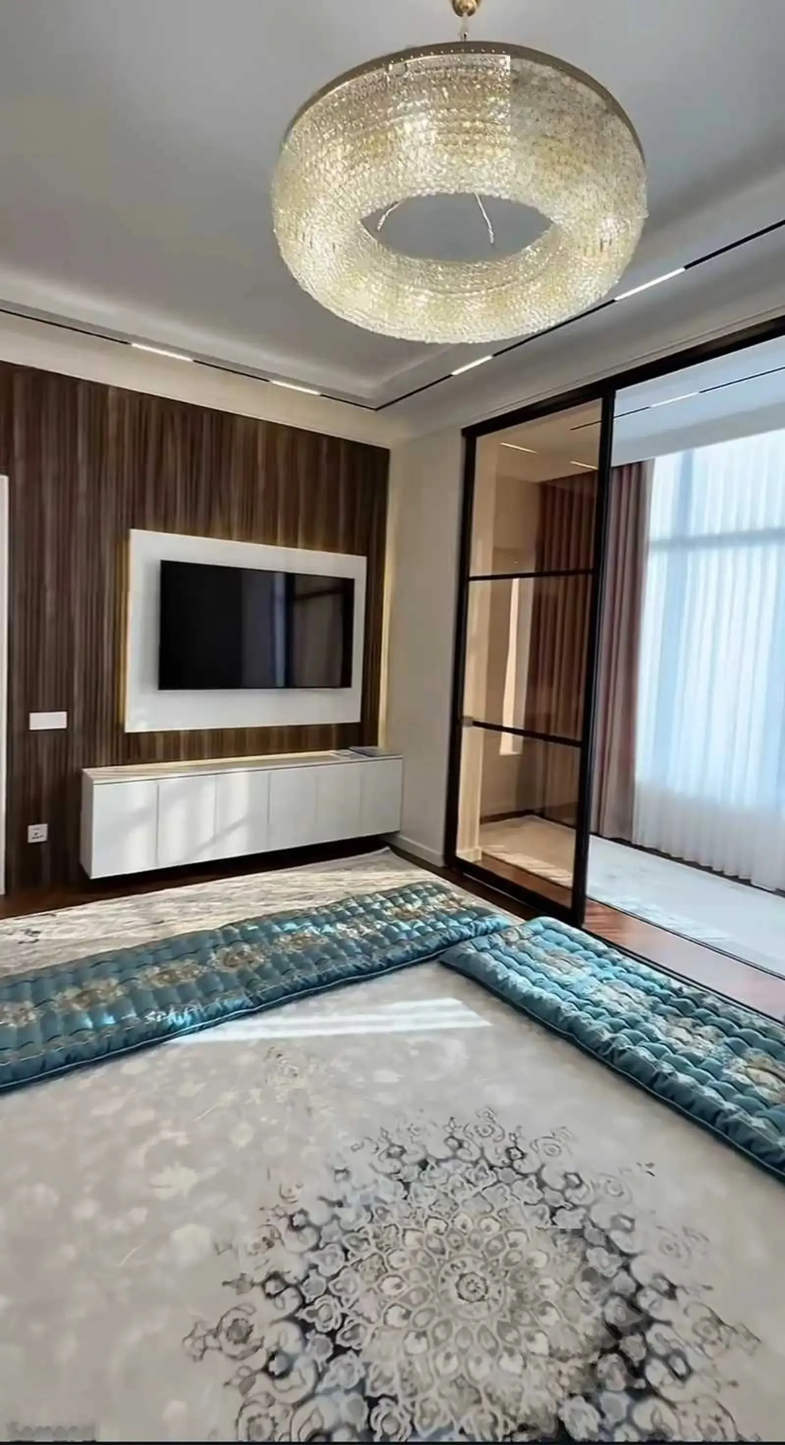 3-комн. квартира, 18 этаж, 115м², 82мкр