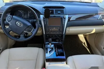 Toyota Camry, 2016
