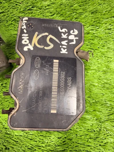 Блоки ABS Kia K5 2010-2016 — миниатюра 8