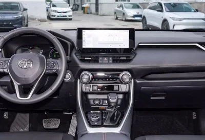 Toyota RAV 4, 2025