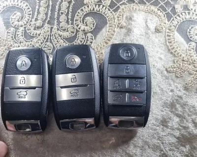 Ключ Kia Sedona 2015-2020 — миниатюра 1