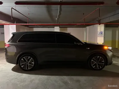 Li Auto (LiXiang) L9, 2025