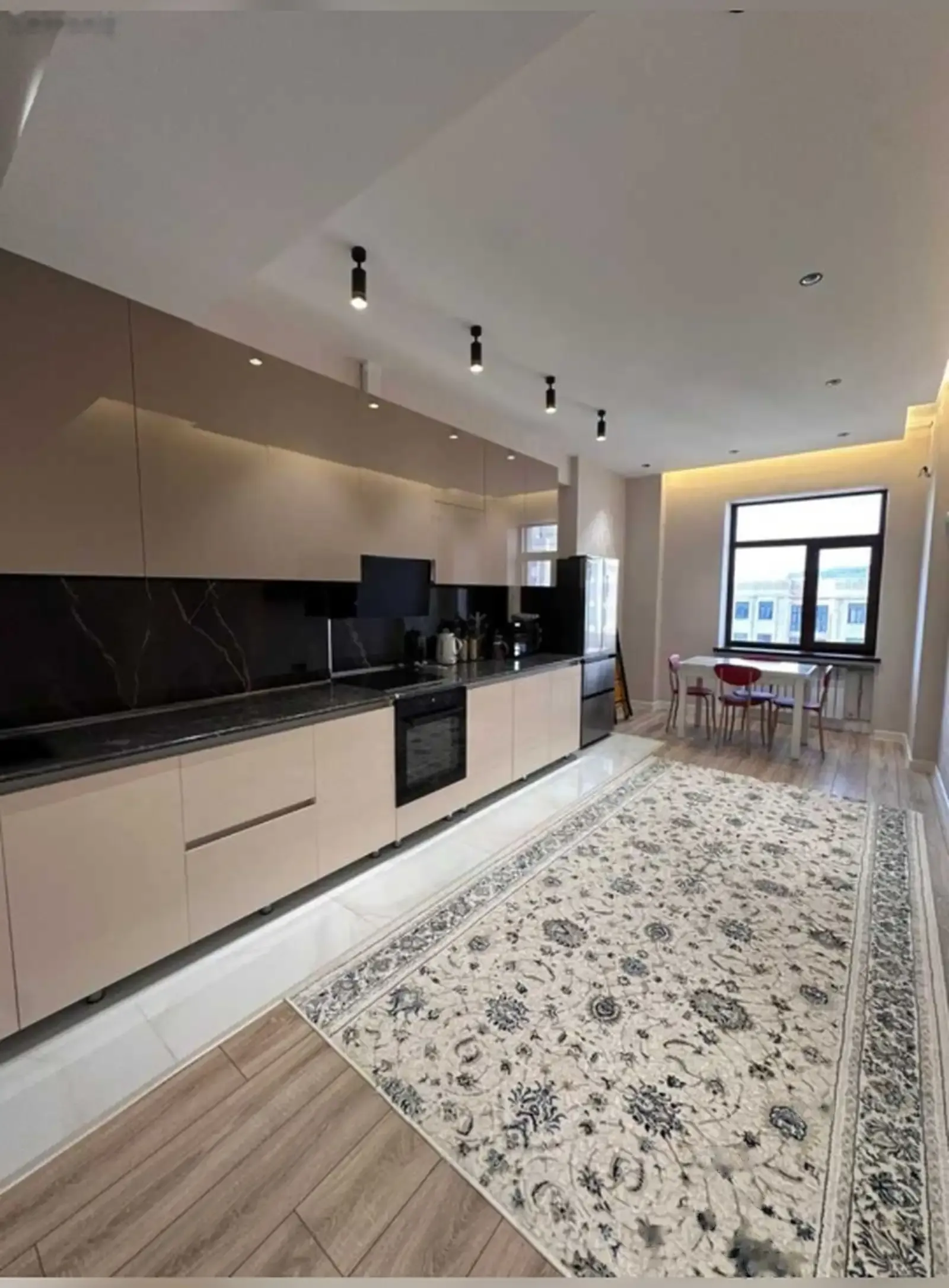 2-комн. квартира, 18 этаж, 95м², Айни