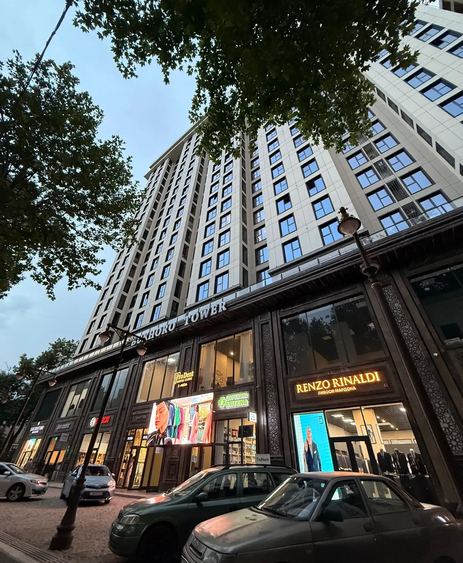 3-комн. квартира, 18 этаж, 195 м², Бывшая Сафина, Поликлиника 1