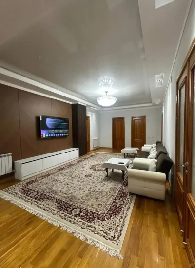 3-комн. квартира, 3 этаж, 200 м², н.Исмоили Сомони,дом печати