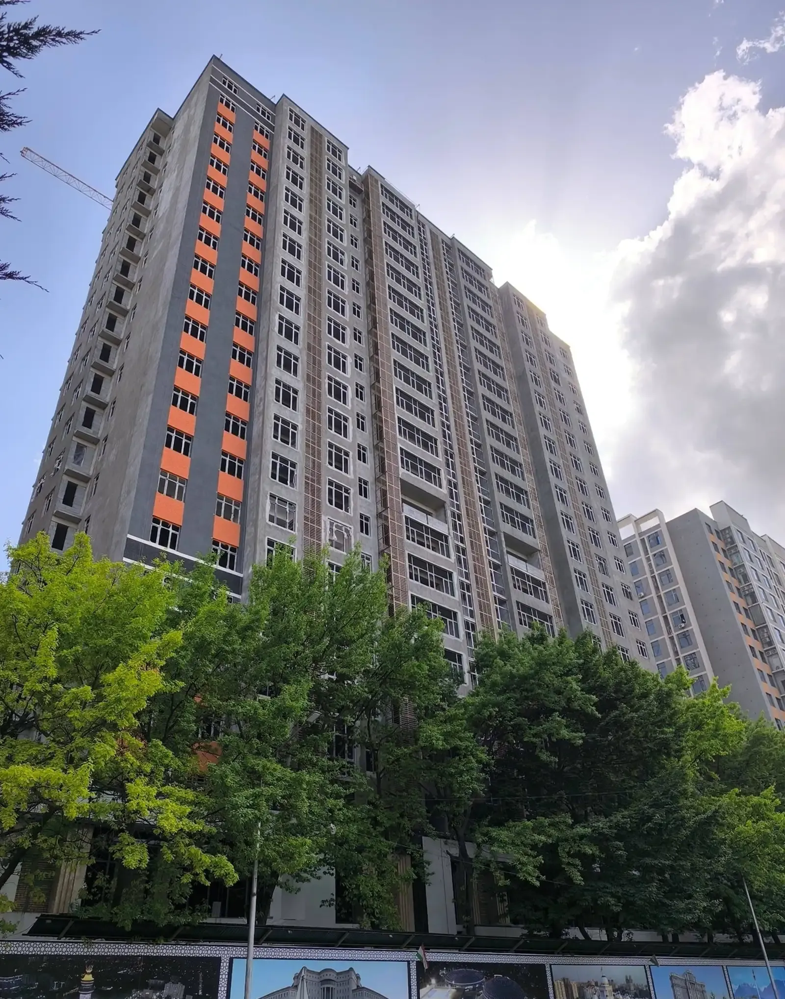 3-комн. квартира, 15 этаж, 166 м², Исмоили Сомони, Спартак бади Ёвар