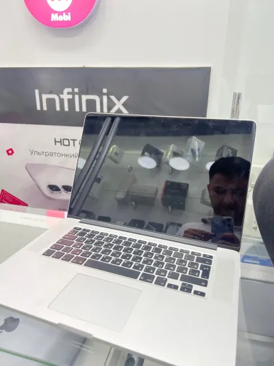 Ноутбук Apple