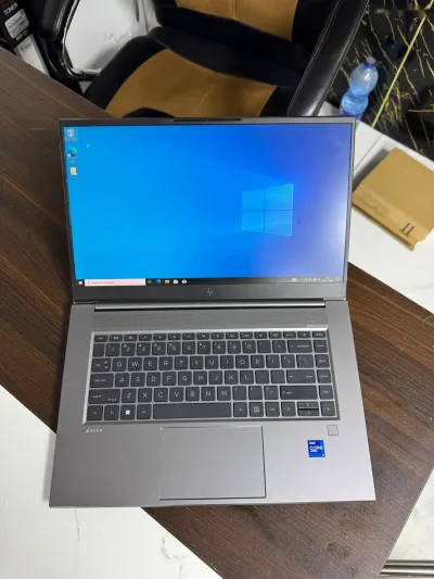 Ноутбук HP ZBook Studio i7 — миниатюра 2