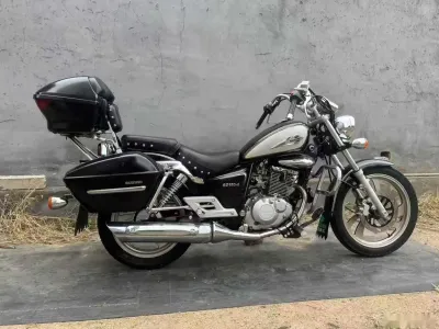 Мотоцикл Suzuki GZ150 — миниатюра 3