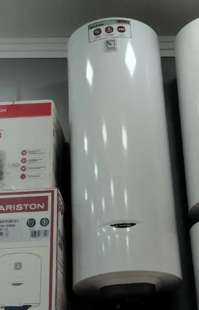Водонагреватель Ariston 100л — миниатюра 1