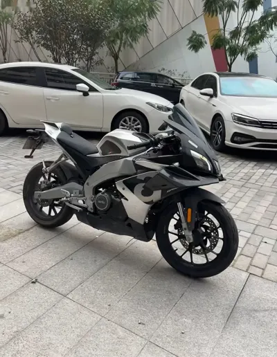 Мотоцикл Aprillia GPR250 — миниатюра 1