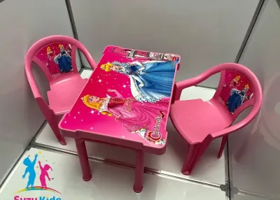 Детский столик со стульчиками
