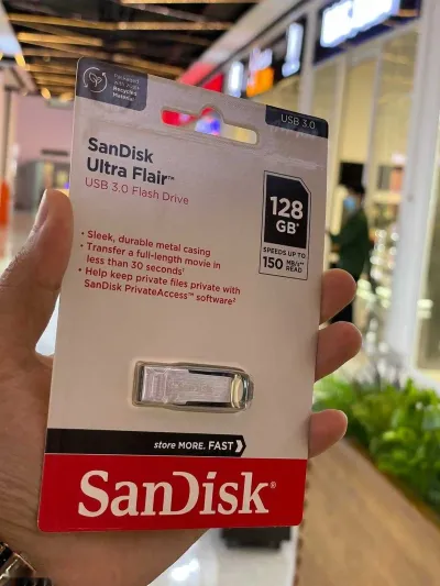 USB Flash накопитель 128Gb Sandisk Ultra Flair