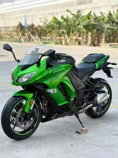 Мотоцикл Kawasaki Z1000 — миниатюра 2