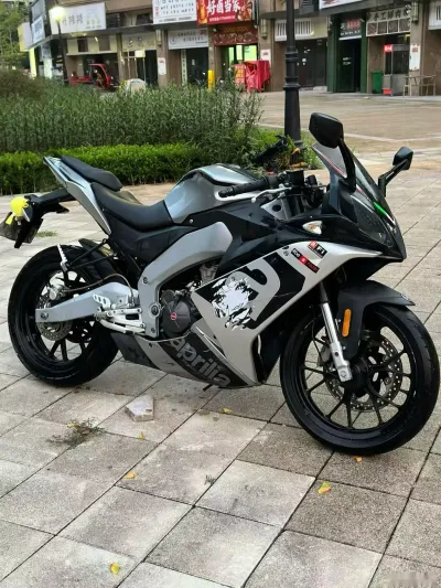 Мотоцикл Aprillia 150 GPR — миниатюра 1