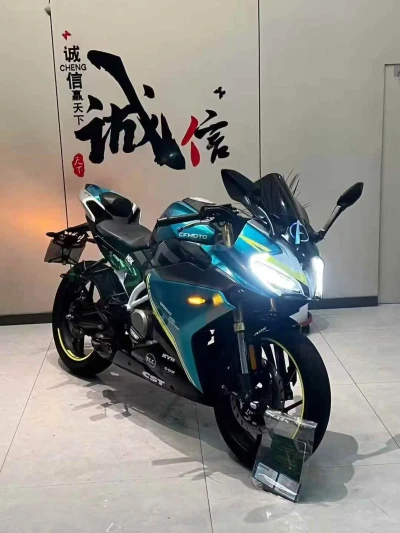 Мотоцикл CFmoto SR на заказ — миниатюра 3