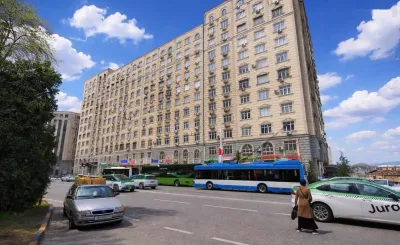 3-комн. квартира, 9 этаж, 78 м², Исмоили Сомони — миниатюра 1